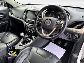 Used Jeep Cherokee 2015 for sale - 75619469: Photo