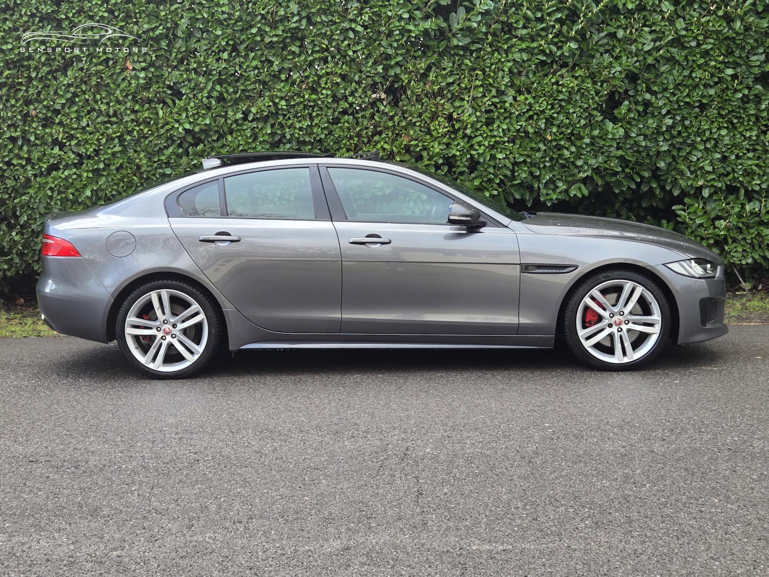 Used Jaguar XE 2017 for sale - 77406508: Photo 4