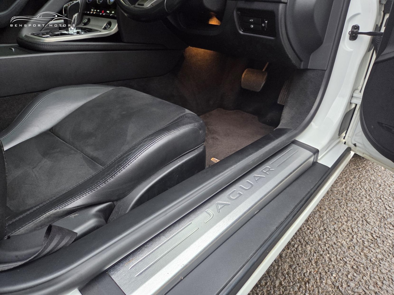 Used Jaguar F-Type 2014 for sale - 77607152: Photo 22