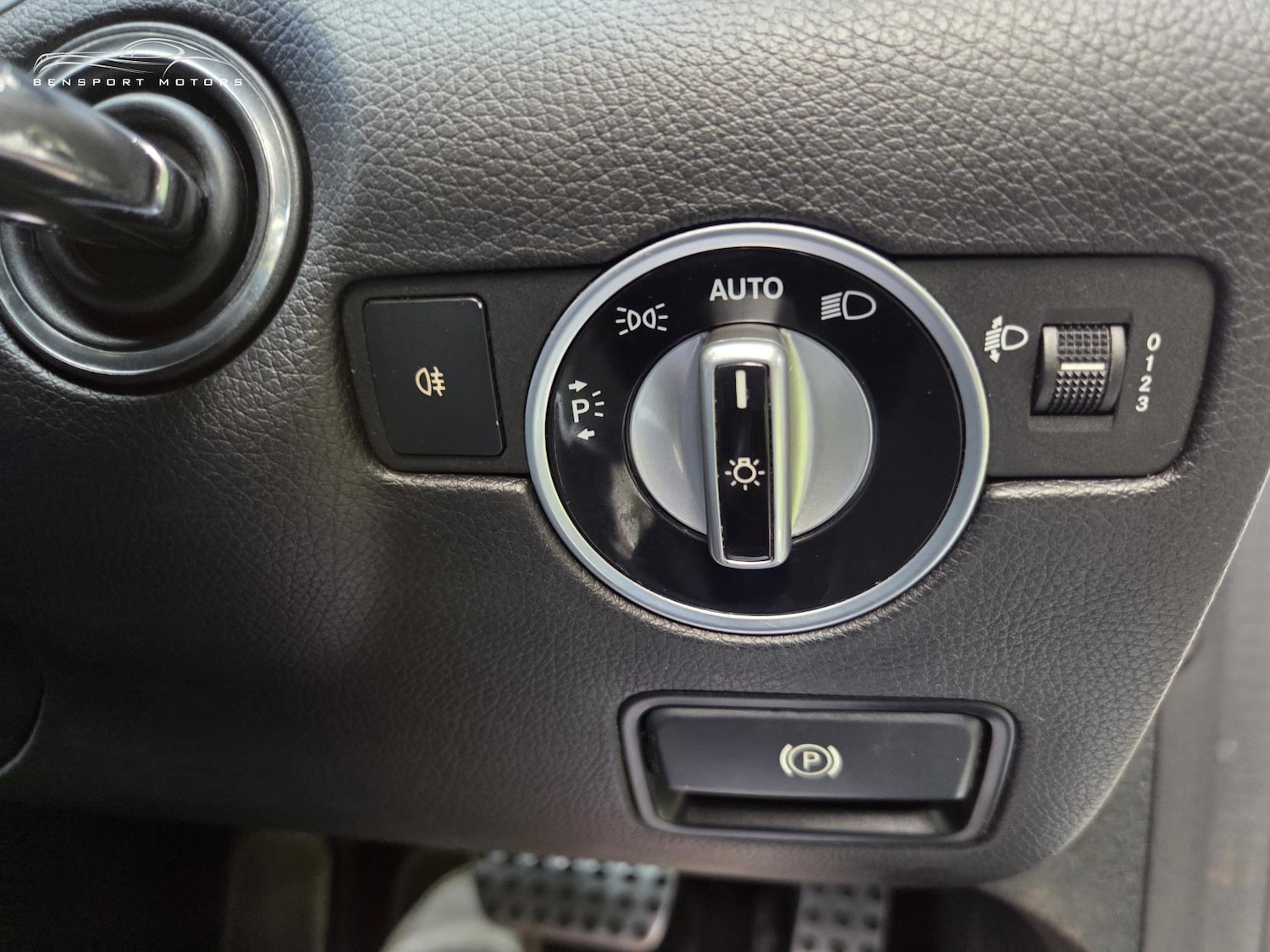 Used Mercedes-Benz SLK 2014 for sale - 76627529: Photo 20