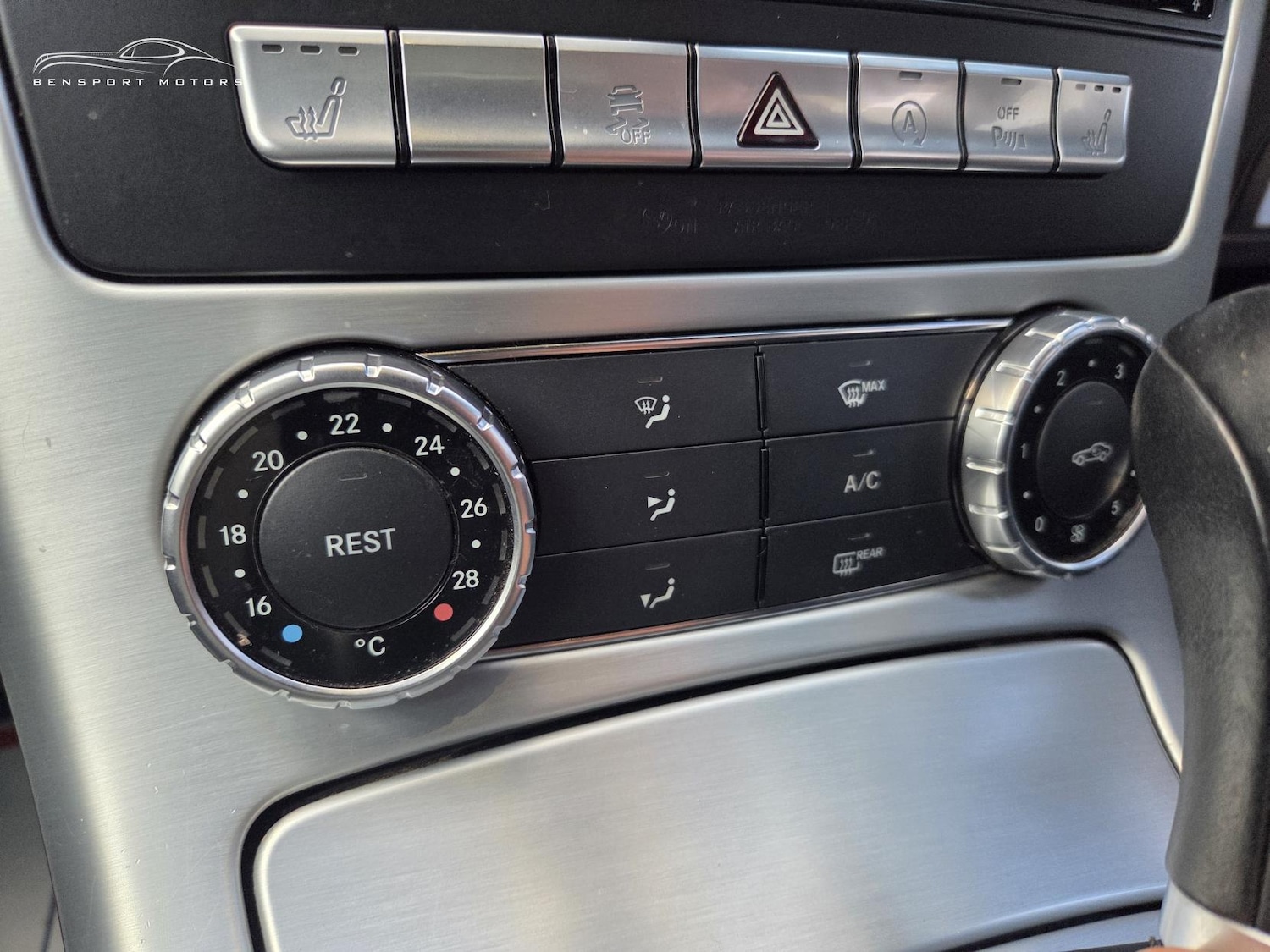 Used Mercedes-Benz SLK 2014 for sale - 76627529: Photo 23