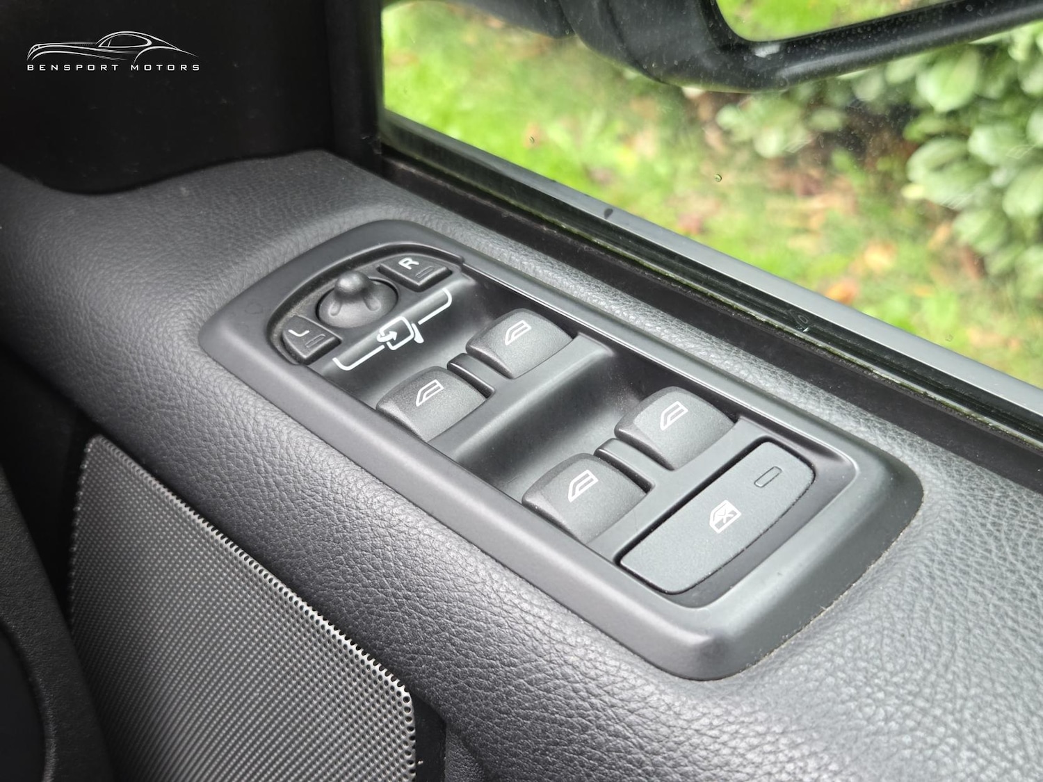 Used Land Rover Discovery 2011 for sale - 76545478: Photo 40