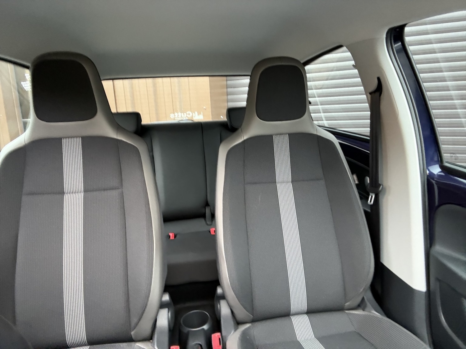 Used Volkswagen up! 2018 for sale - 77400076: Photo 32