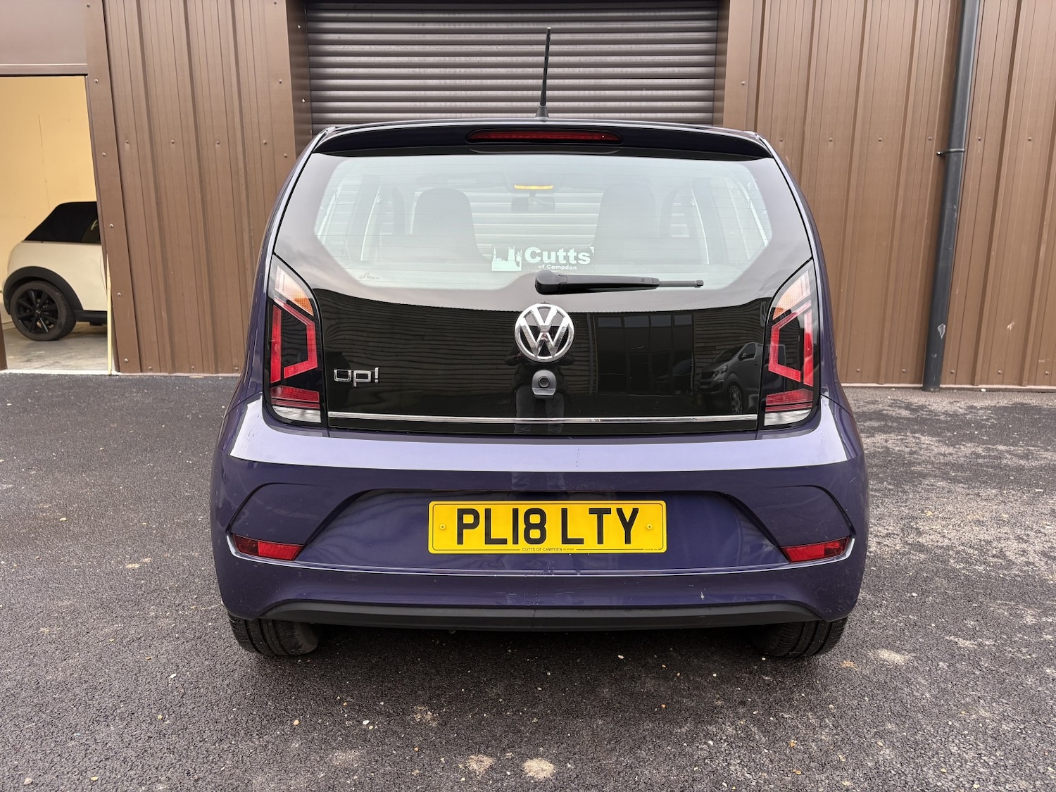 Used Volkswagen up! 2018 for sale - 77400076: Photo 6