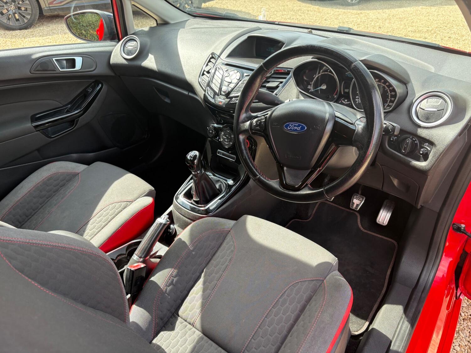 Used Ford Fiesta 2015 for sale - 76877552: Photo 13