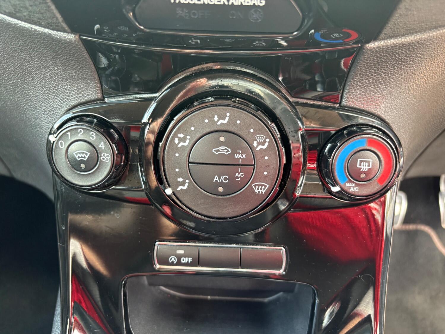 Used Ford Fiesta 2015 for sale - 76877552: Photo 25