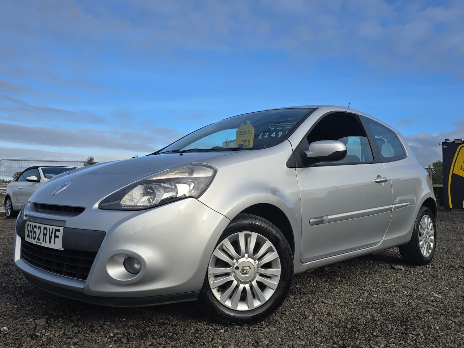 Used Renault Clio 2012 for sale - 76412687: Photo 2