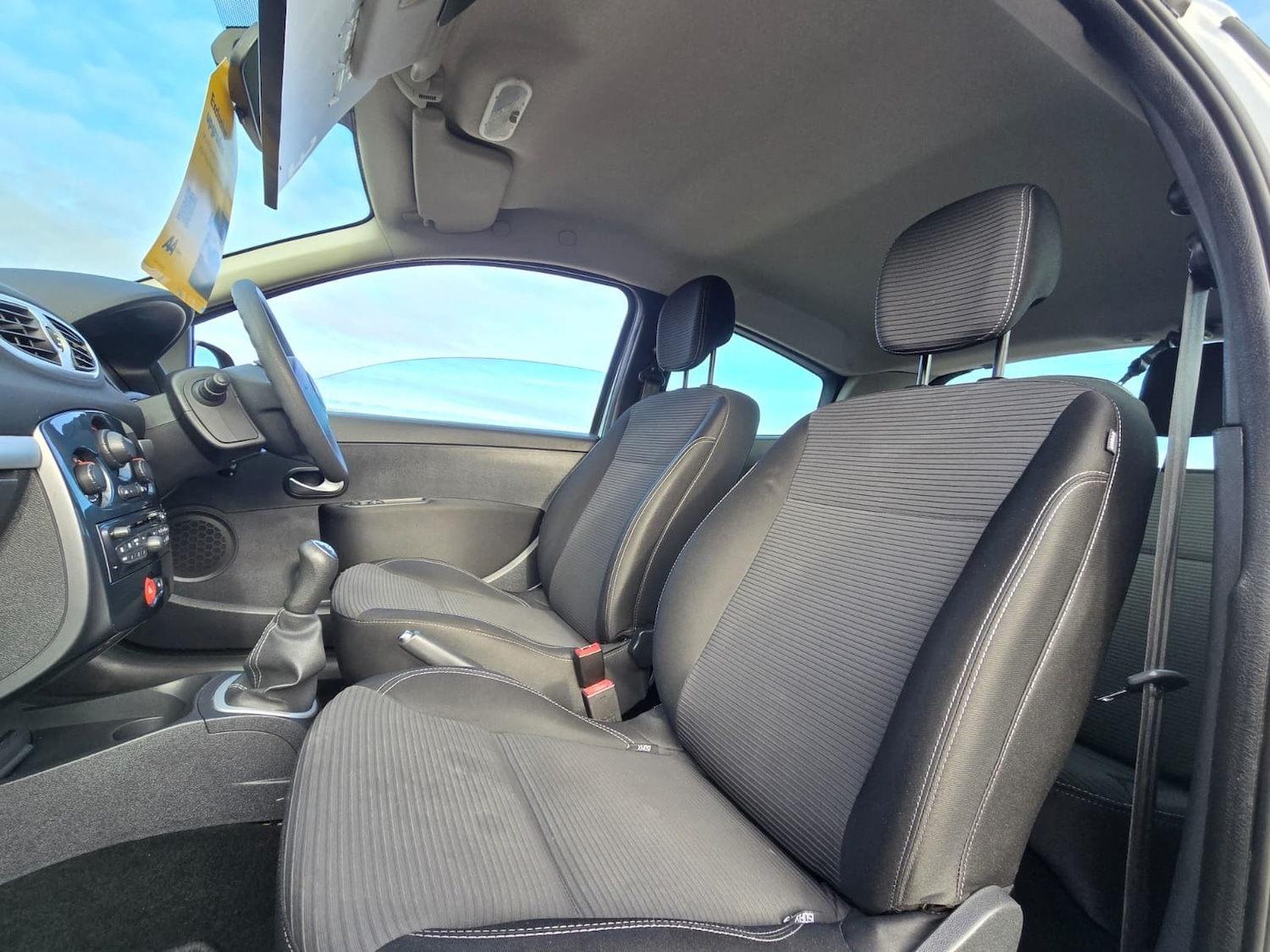 Used Renault Clio 2012 for sale - 76412687: Photo 8