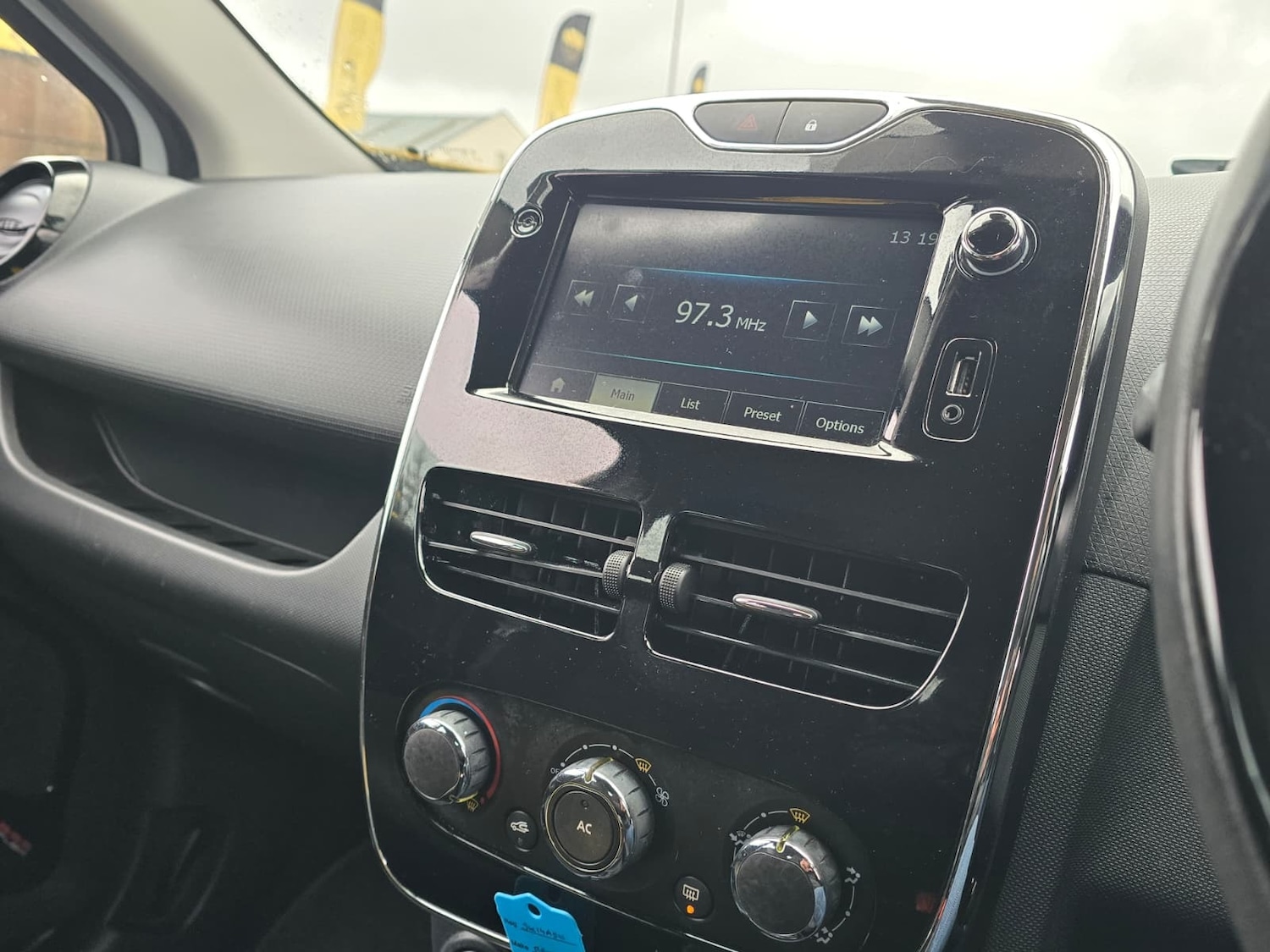 Used Renault Clio 2014 for sale - 77448155: Photo 12