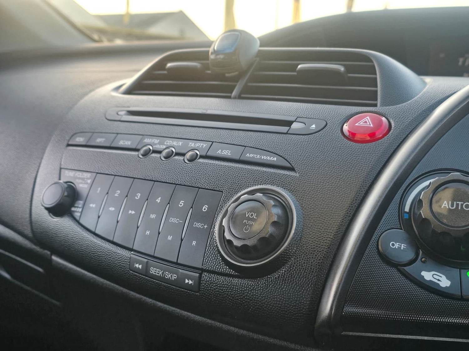 Used Honda Civic 2011 for sale - 77210086: Photo 11