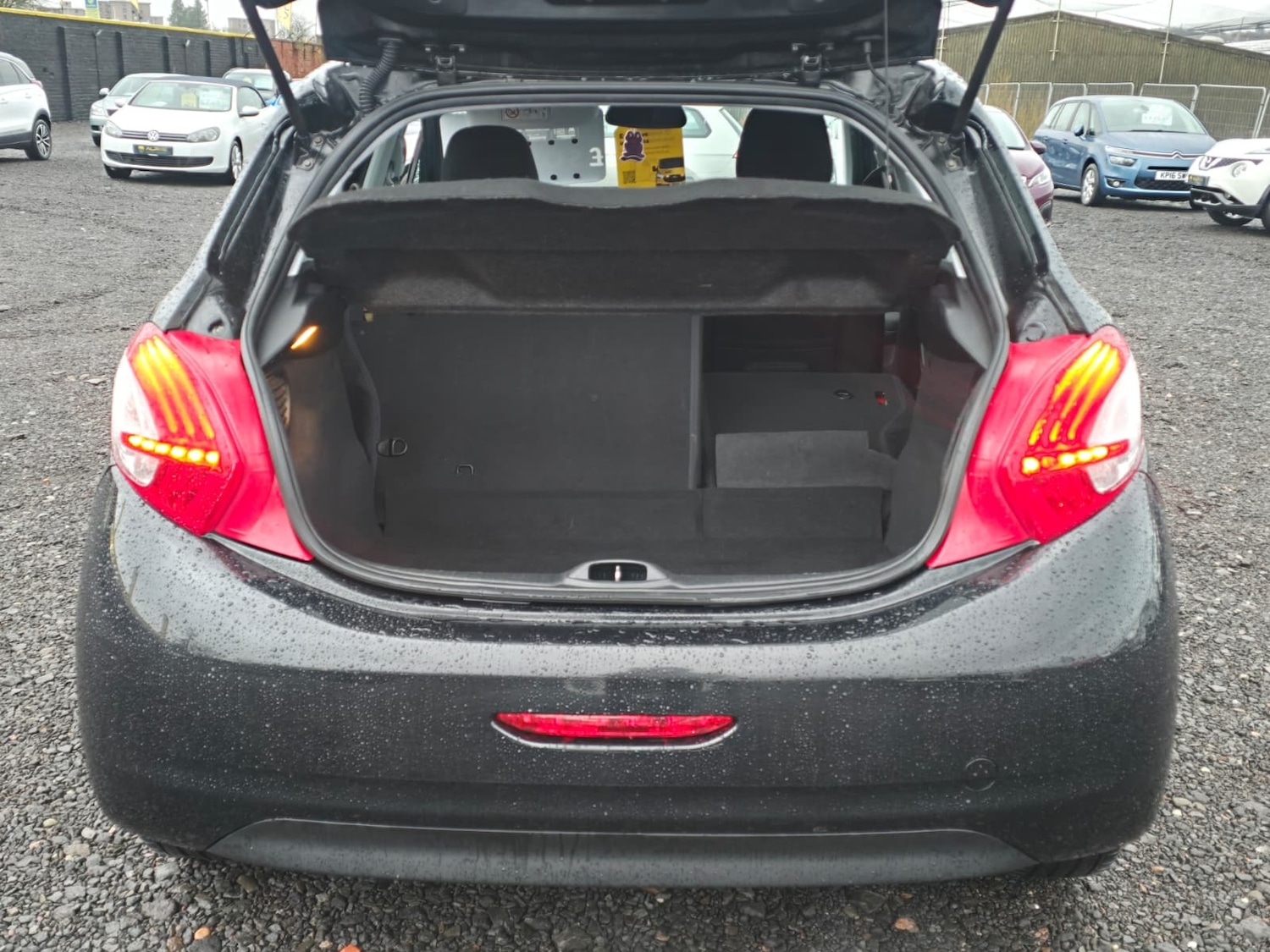 Used Peugeot 208 2014 for sale - 76882053: Photo 13