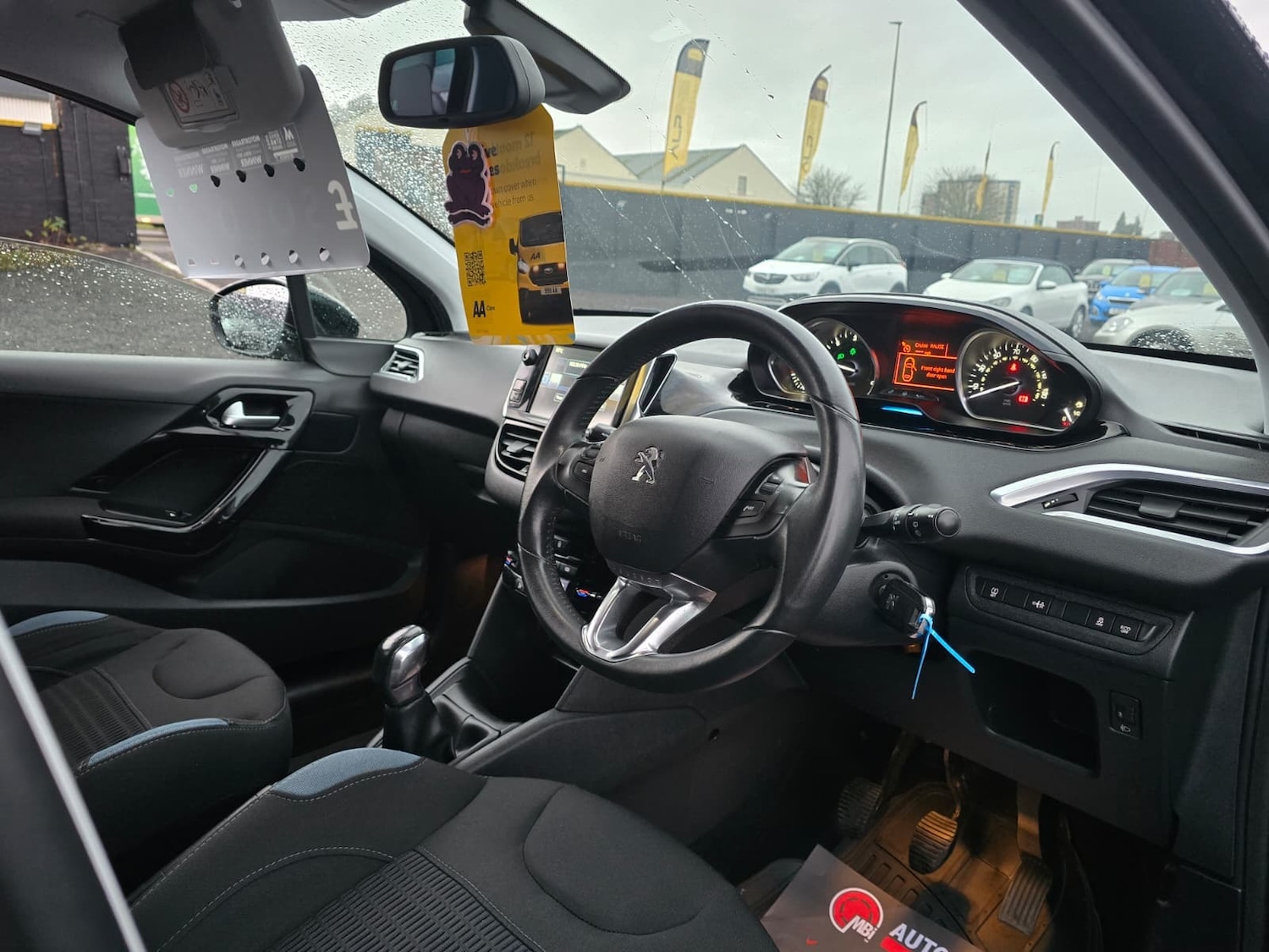 Used Peugeot 208 2014 for sale - 76882053: Photo 4