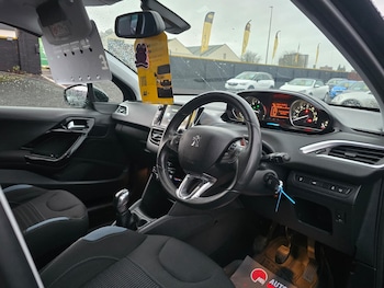 Used Peugeot 208 2014 for sale - 76882053: Photo