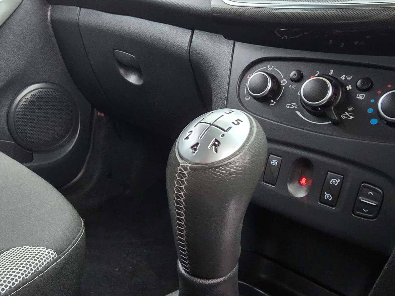 Used Dacia Sandero Stepway 2017 for sale - 76555596: Photo 11