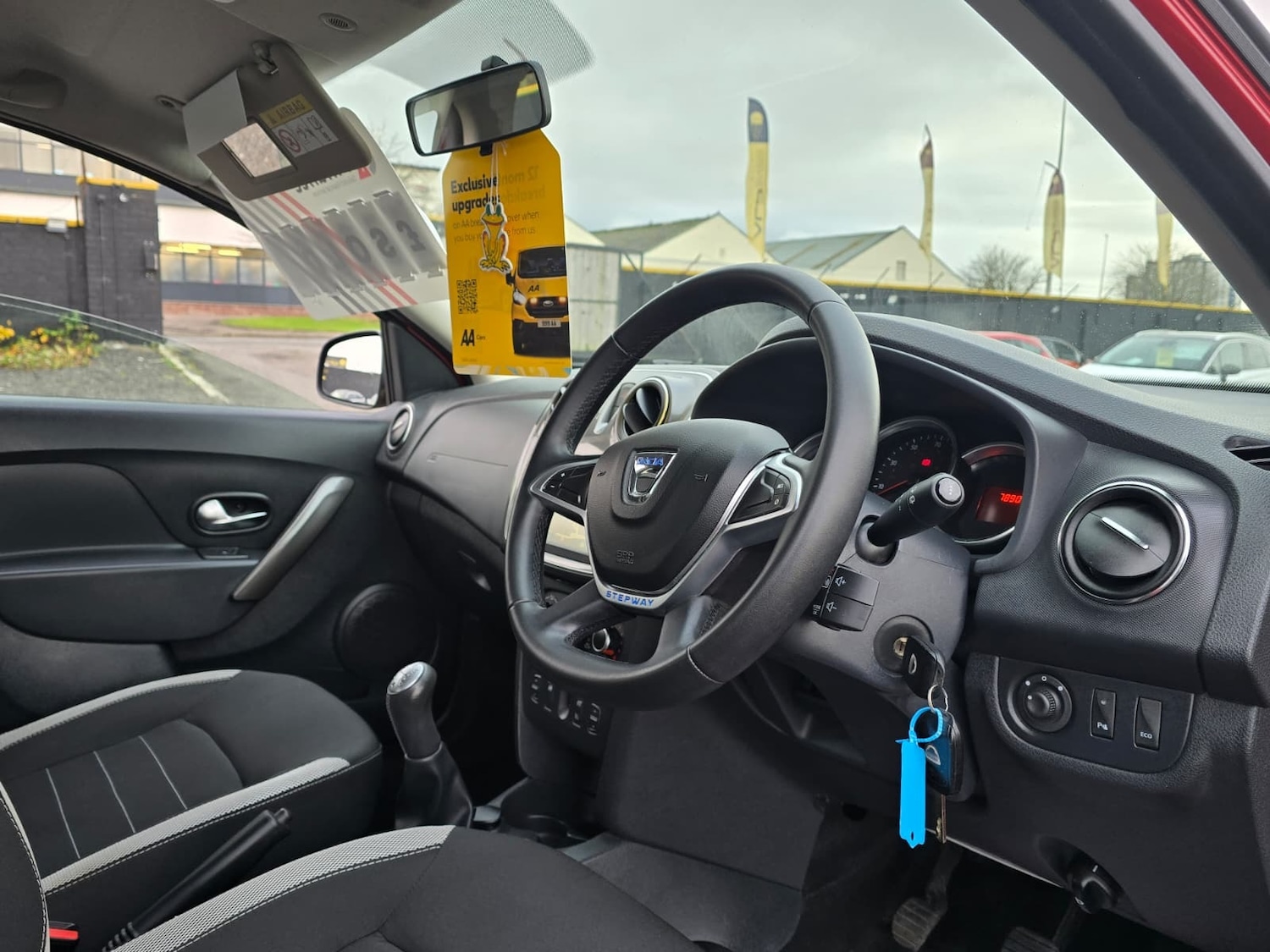 Used Dacia Sandero Stepway 2017 for sale - 76555596: Photo 4