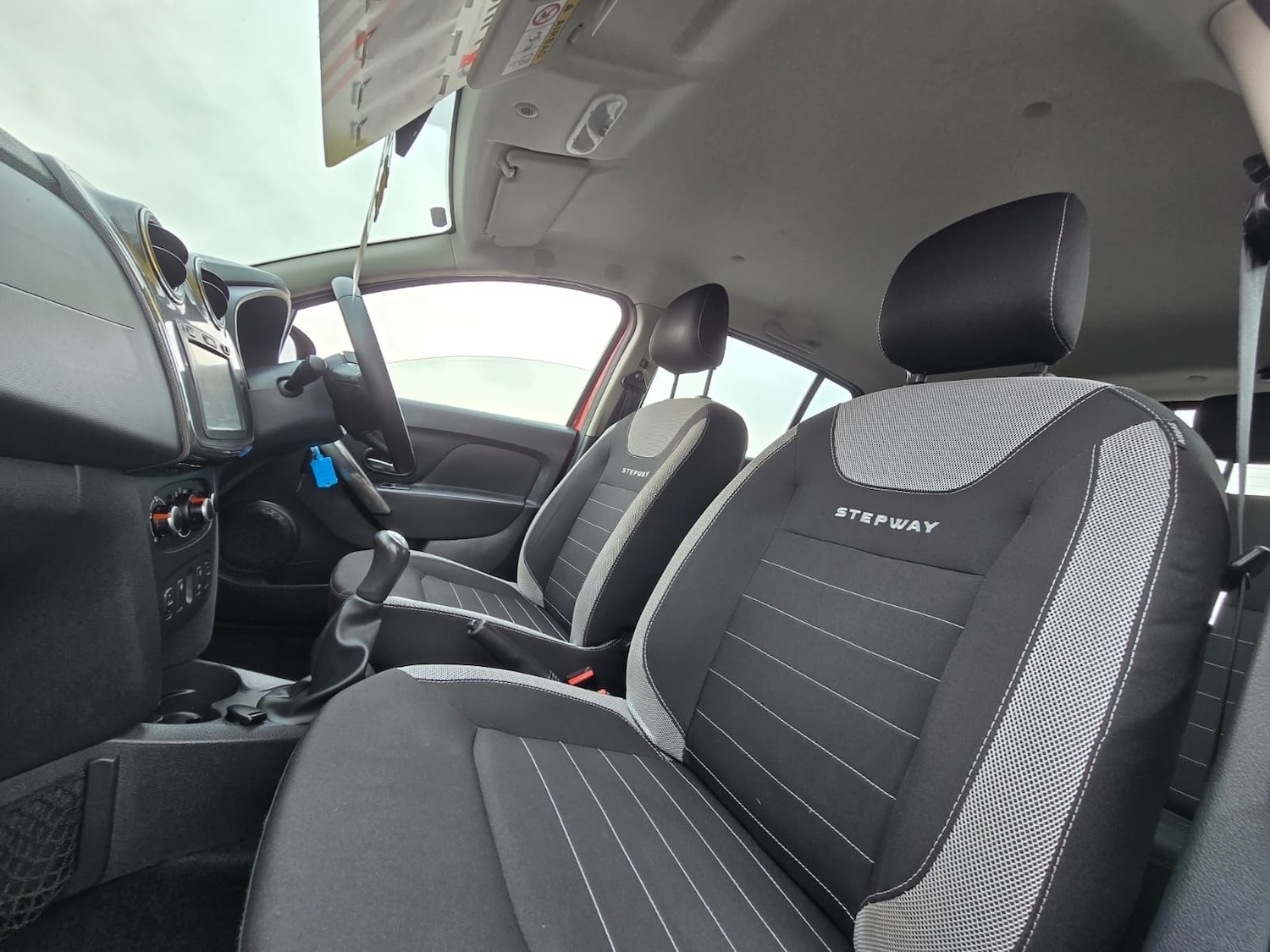 Used Dacia Sandero Stepway 2017 for sale - 76555596: Photo 8