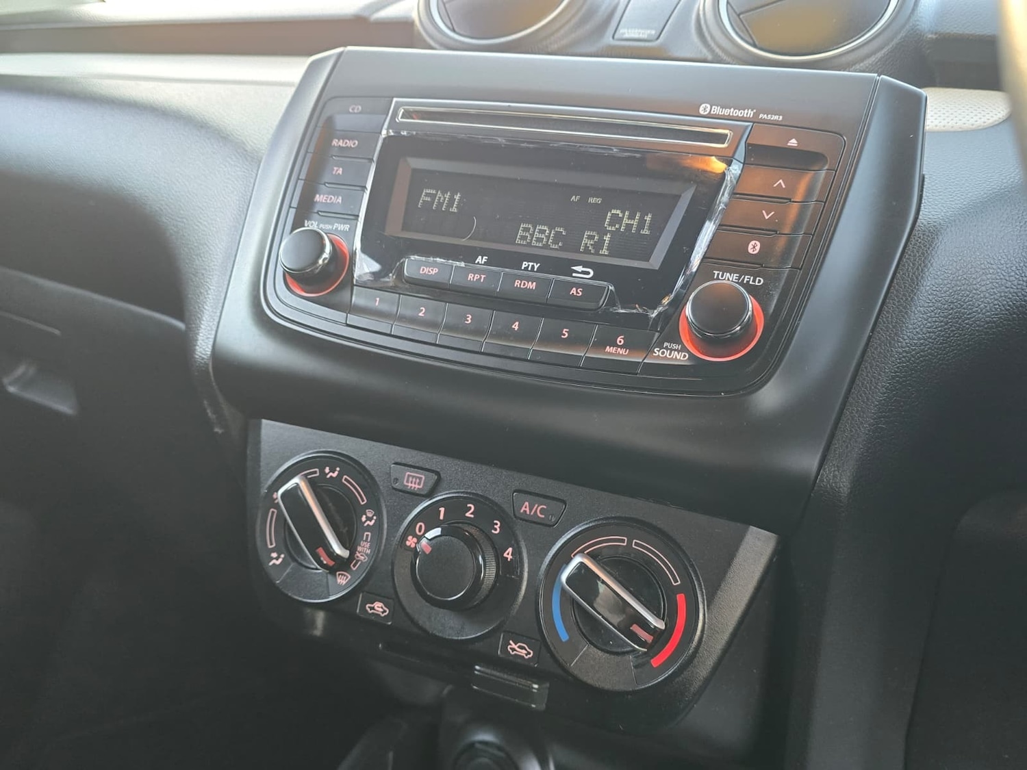 Used Suzuki Swift 2018 for sale - 76696282: Photo 11