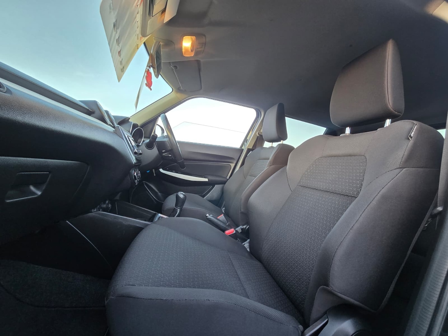 Used Suzuki Swift 2018 for sale - 76696282: Photo 8