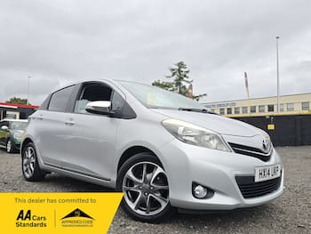 Used Toyota Yaris 2014 for sale - 79673575: Photo