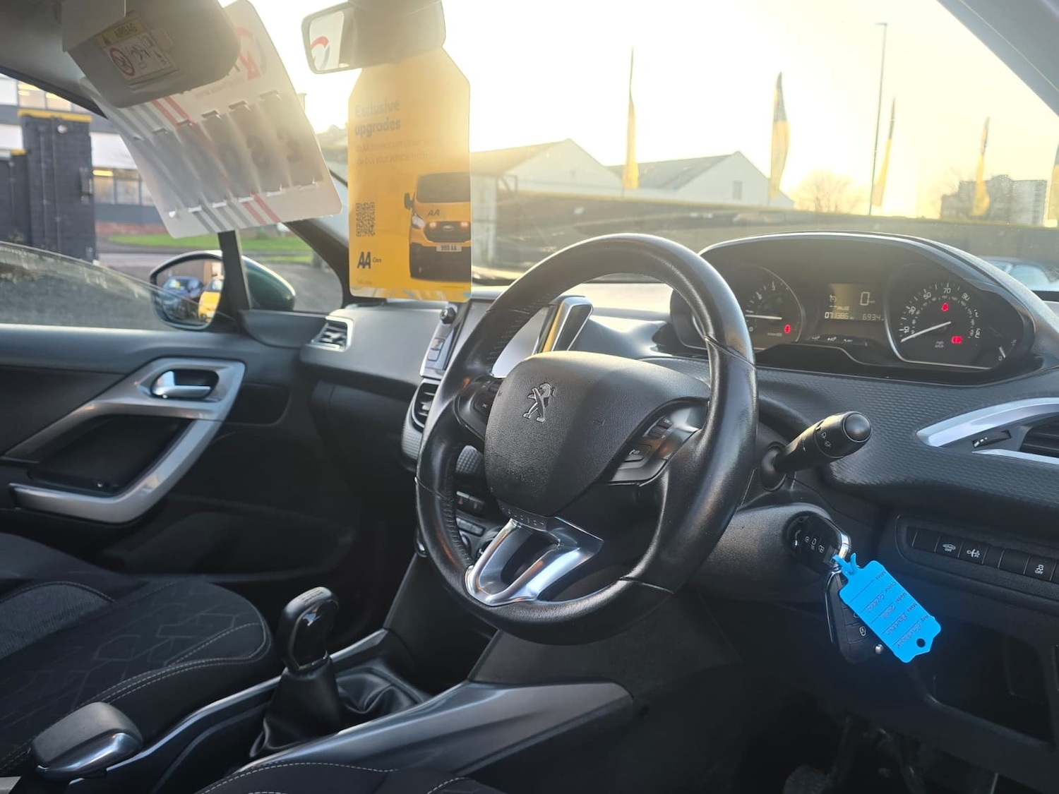 Used Peugeot 2008 2017 for sale - 77210334: Photo 4