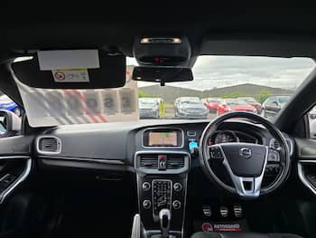 Used Volvo V40 2018 for sale - 79674297: Photo