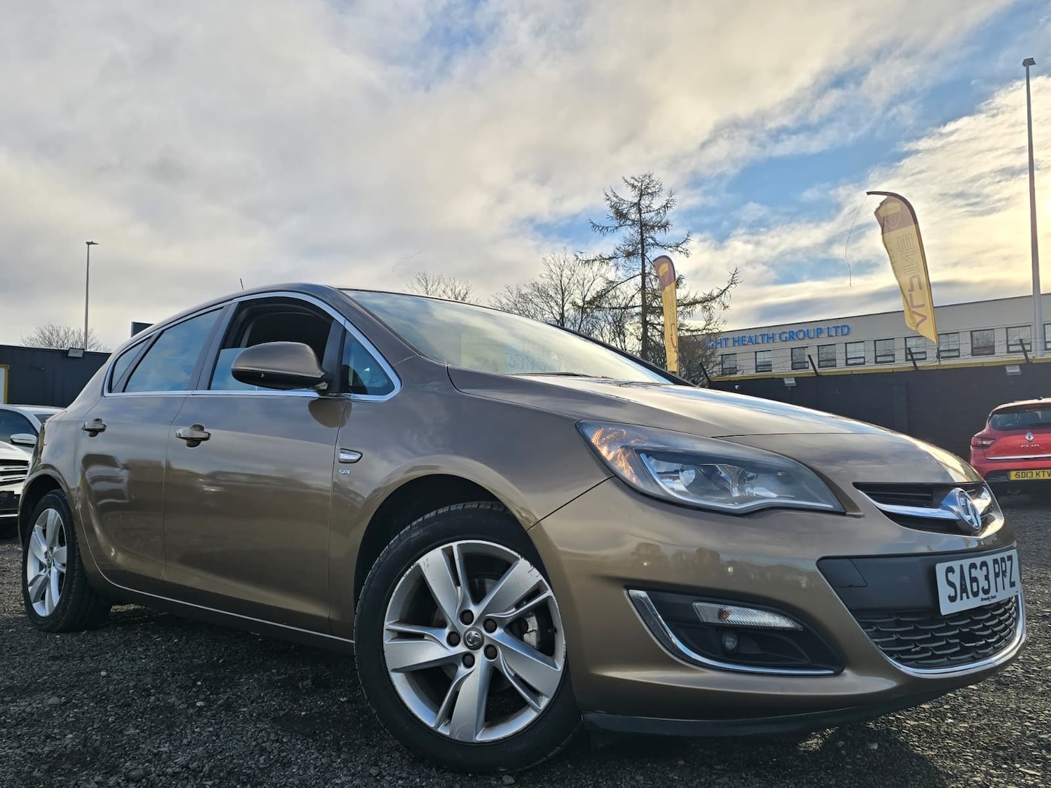 Used Vauxhall Astra 2013 for sale - 76637853: Photo 3