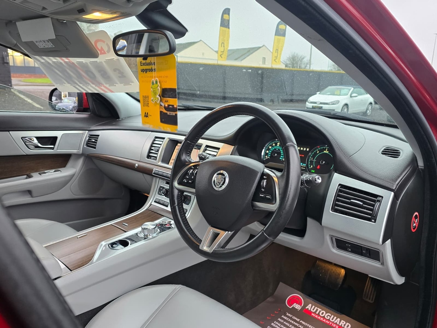 Used Jaguar XF 2012 for sale - 77393681: Photo 4