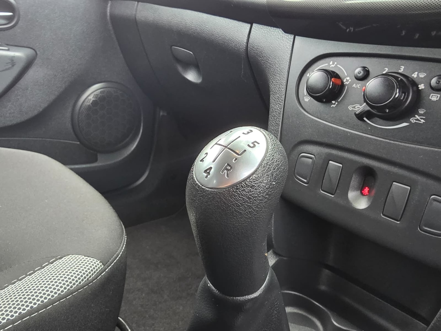 Used Dacia Sandero Stepway 2018 for sale - 76491845: Photo 14