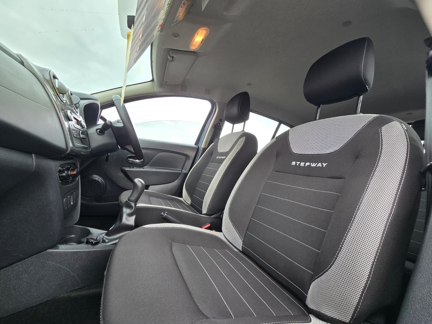 Used Dacia Sandero Stepway 2018 for sale - 76491845: Photo 8