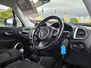Used Jeep Renegade 2015 for sale - 79537940: Photo