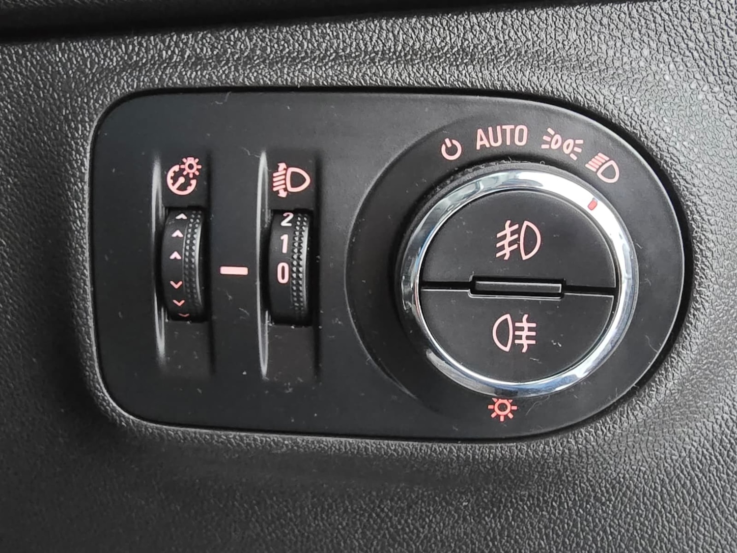 Used Vauxhall Corsa 2015 for sale - 77116160: Photo 13