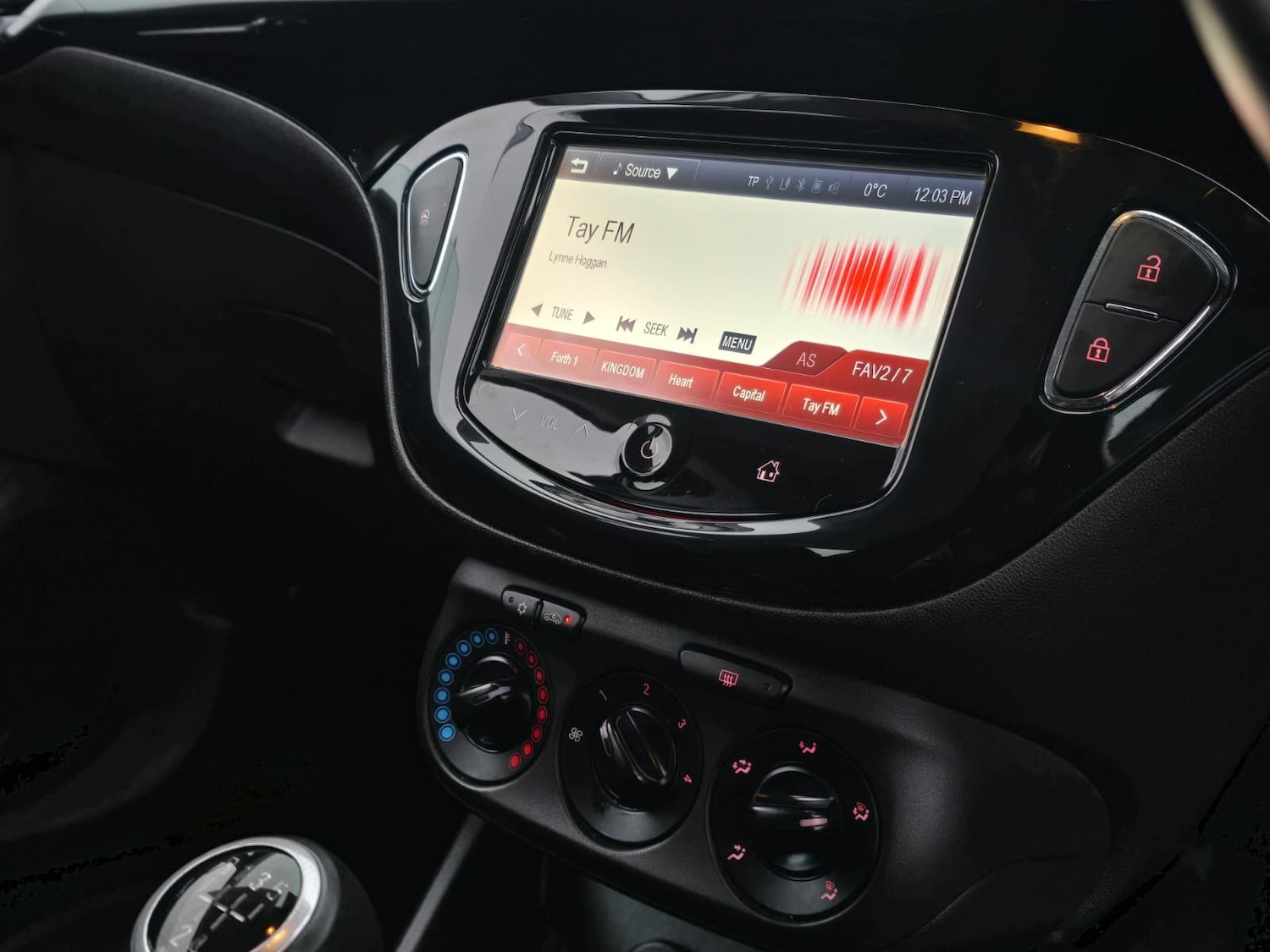 Used Vauxhall Corsa 2015 for sale - 77116160: Photo 9