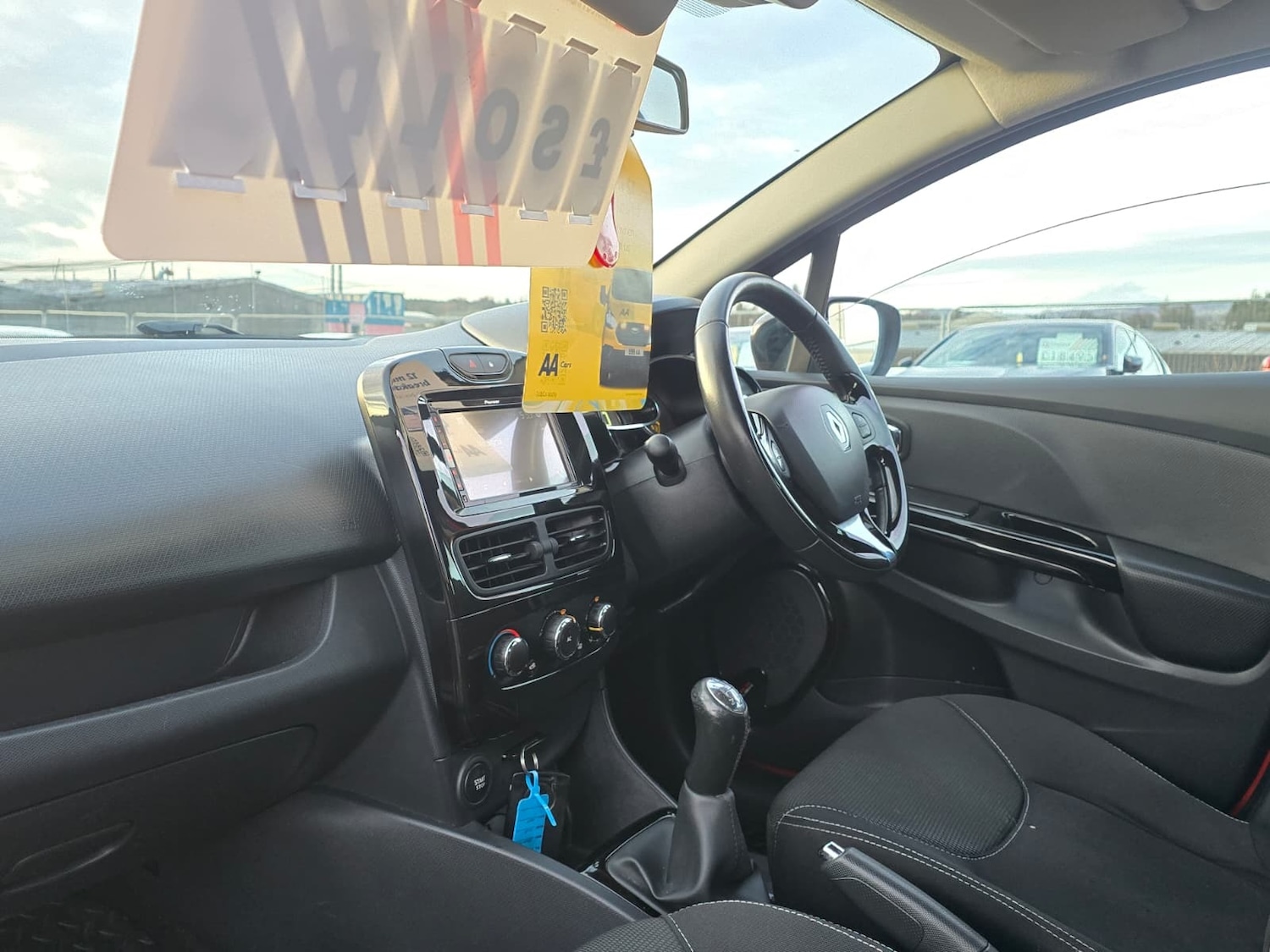 Used Renault Clio 2014 for sale - 77649980: Photo 15