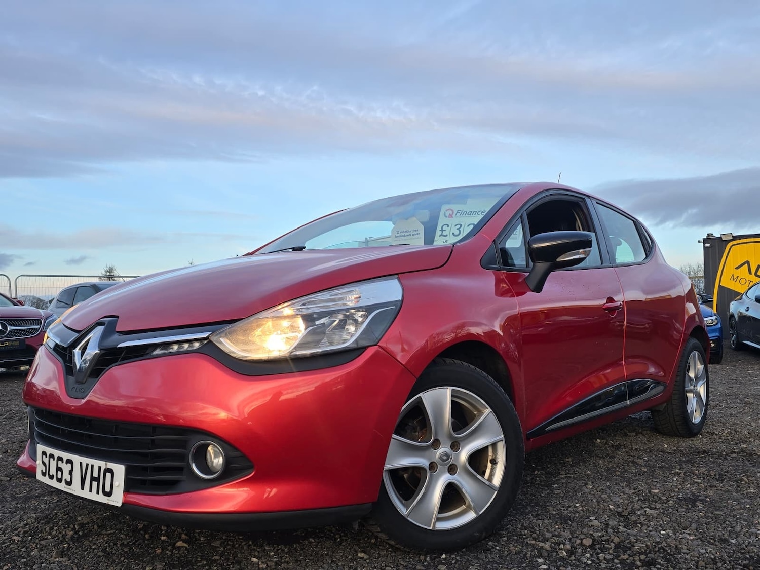 Used Renault Clio 2014 for sale - 77649980: Photo 2