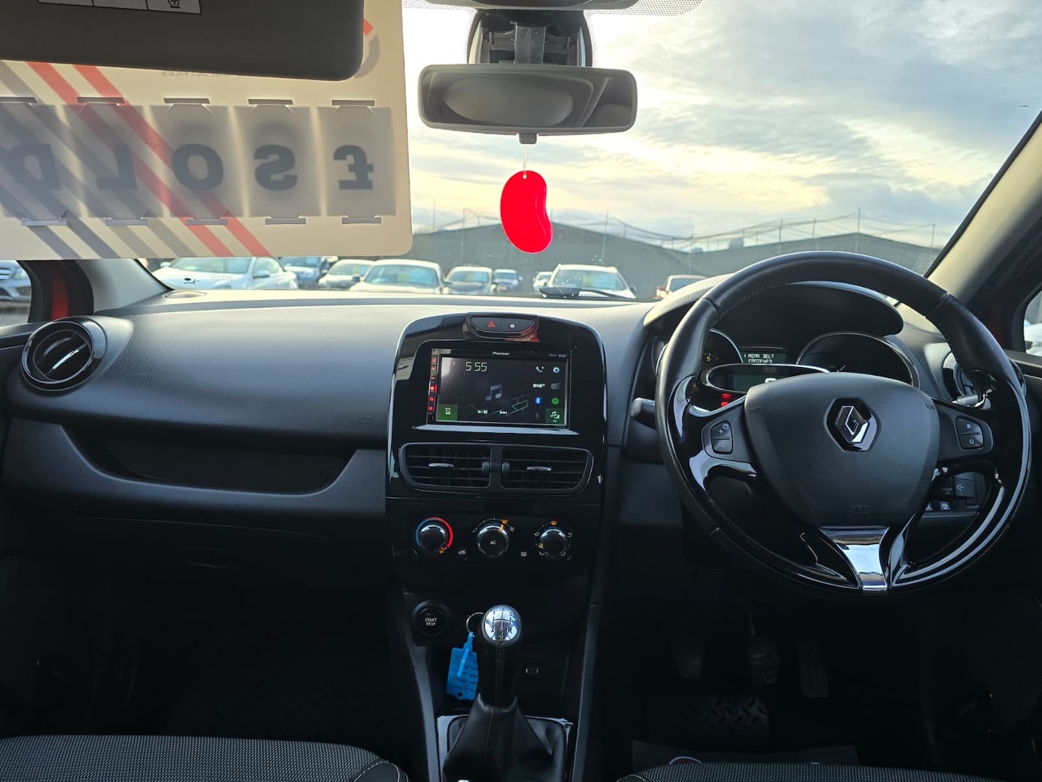 Used Renault Clio 2014 for sale - 77649980: Photo 5