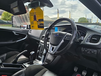 Used Volvo V40 2016 for sale - 79504001: Photo