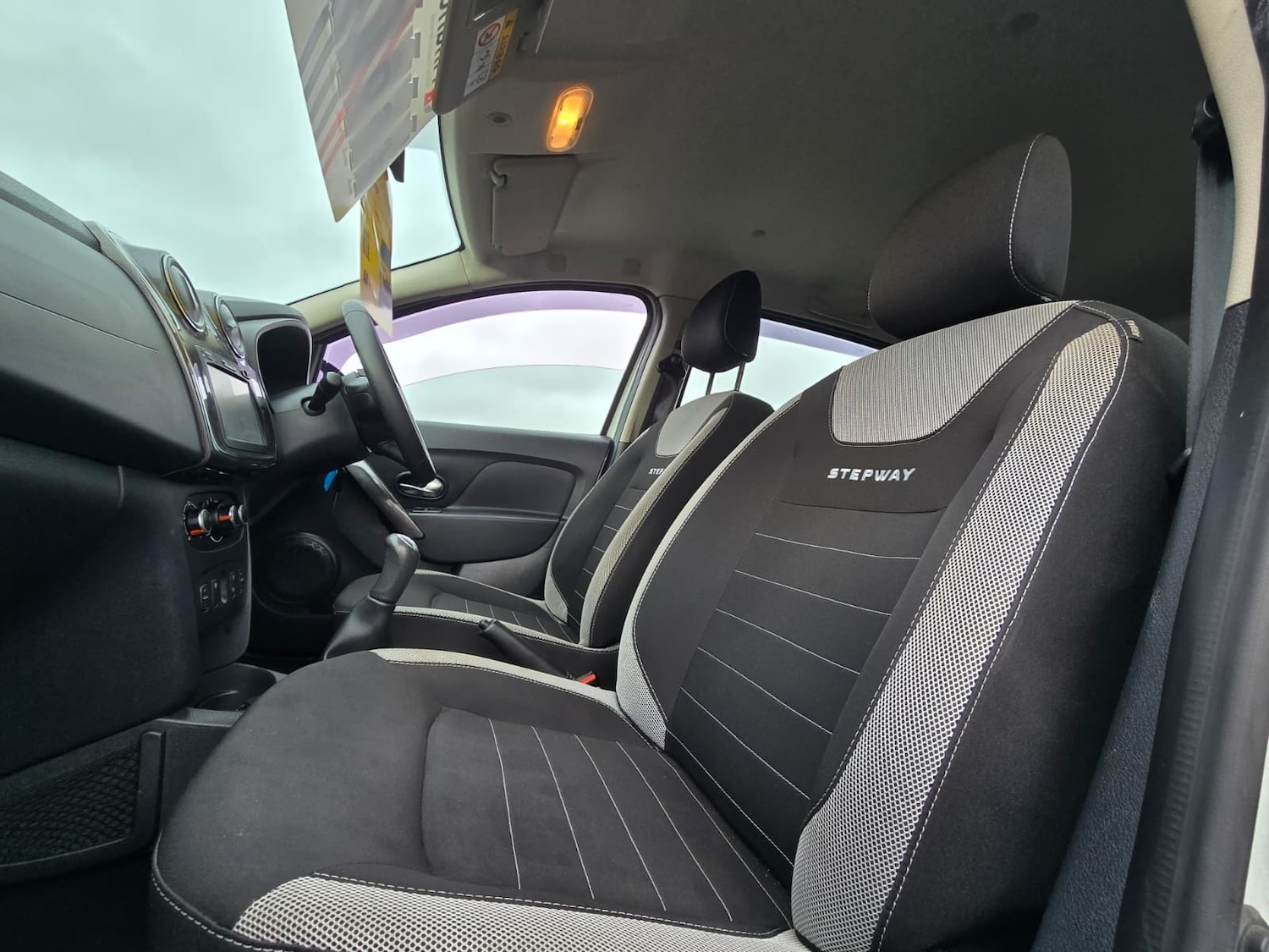 Used Dacia Sandero Stepway 2016 for sale - 77678922: Photo 8