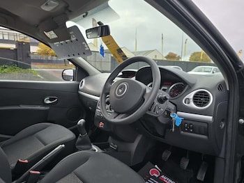 Used Renault Clio 2010 for sale - 76127904: Photo