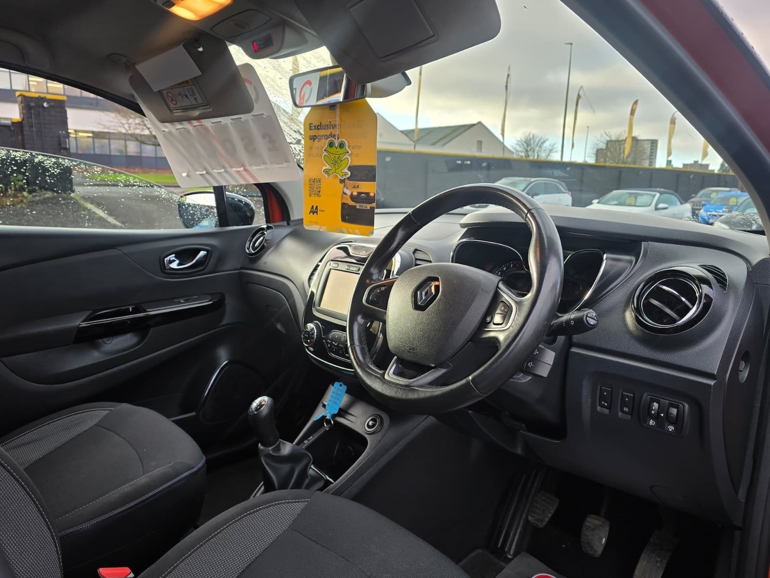 Used Renault Captur 2017 for sale - 76777362: Photo 4