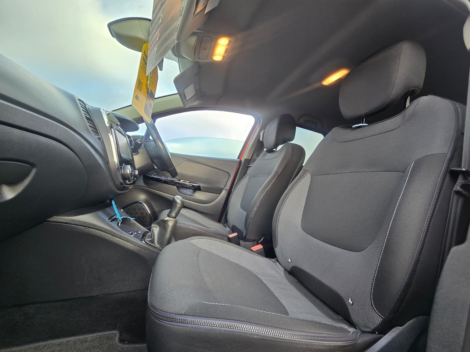 Used Renault Captur 2017 for sale - 76777362: Photo 8