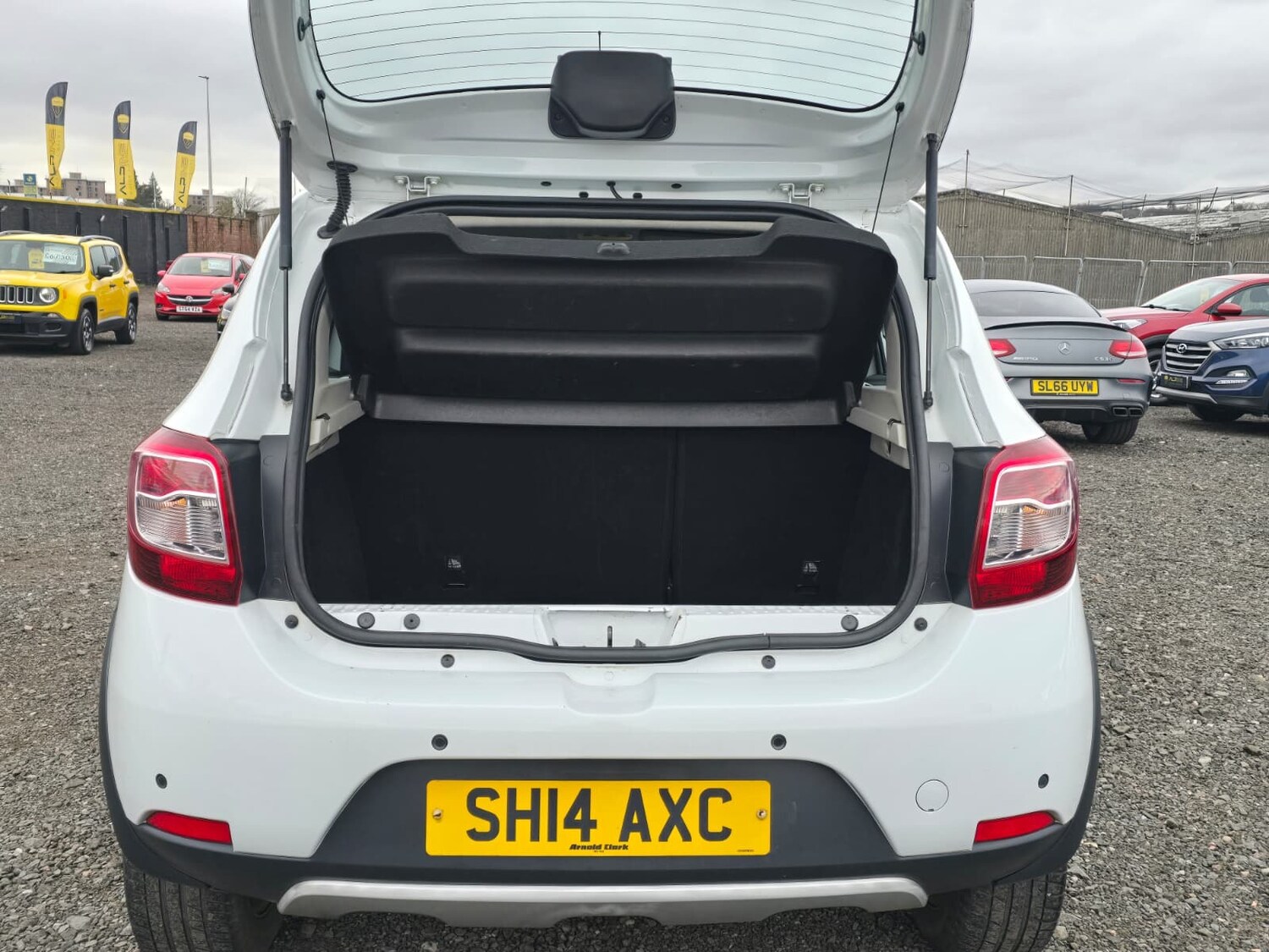 Used Dacia Sandero Stepway 2014 for sale - 78053175: Photo 11