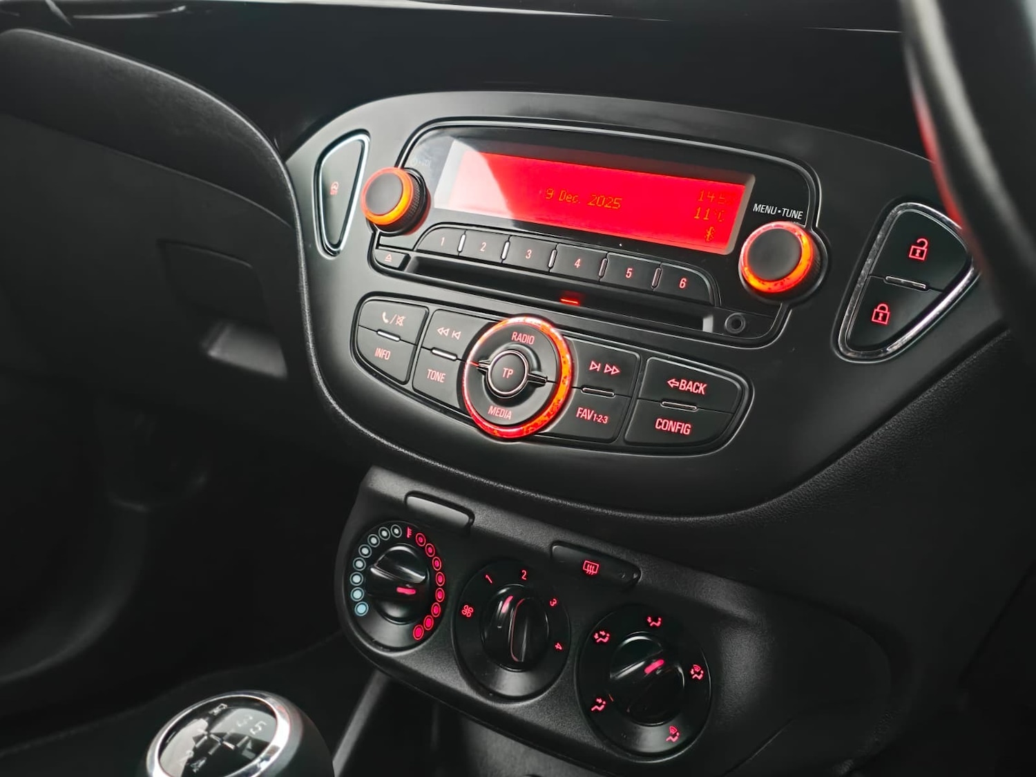 Used Vauxhall Corsa 2015 for sale - 76882075: Photo 9