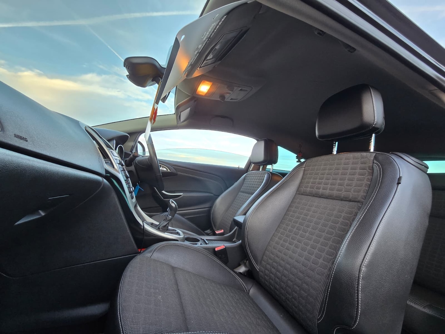 Used Vauxhall Astra GTC 2012 for sale - 76664611: Photo 8