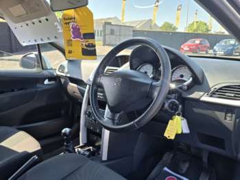 Used Peugeot 207 2011 for sale - 74613588: Photo