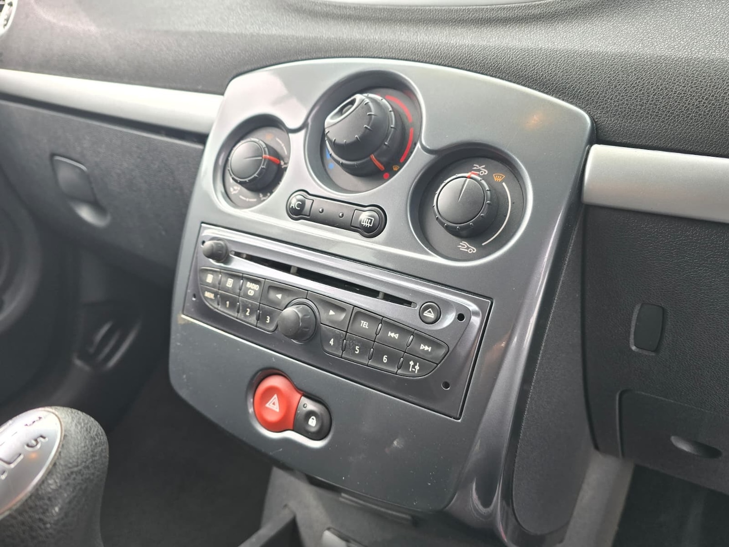 Used Renault Clio 2012 for sale - 78000551: Photo 12