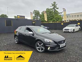 2016 (16) - D2 [120] R DESIGN Nav 5dr