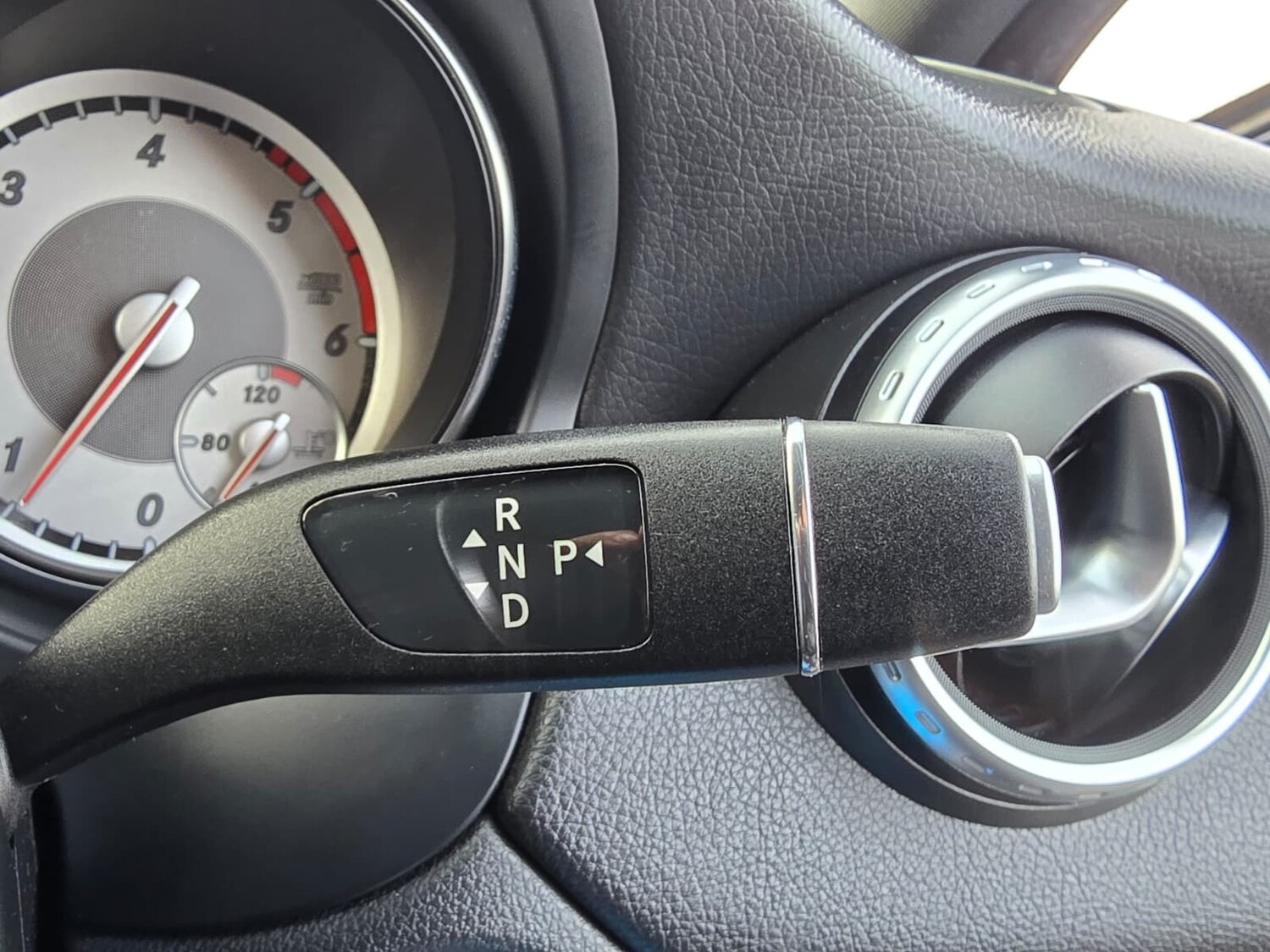 Used Mercedes-Benz GLA 2015 for sale - 77556084: Photo 17