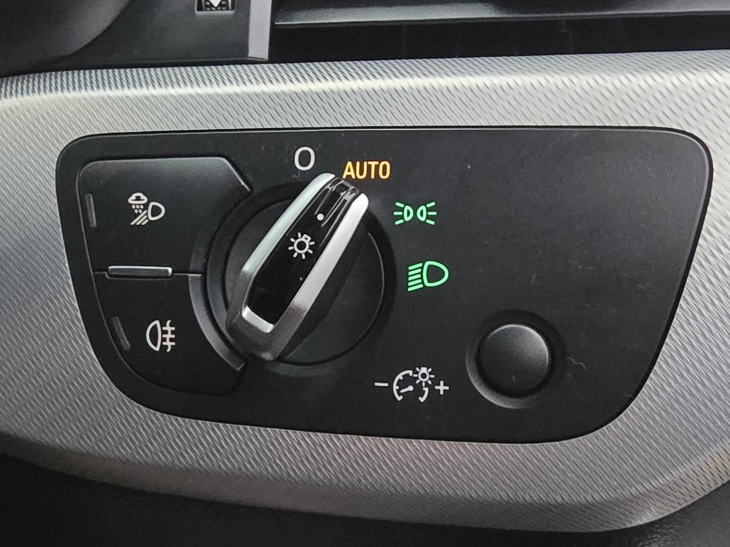 Used Audi A4 2016 for sale - 76882839: Photo 14