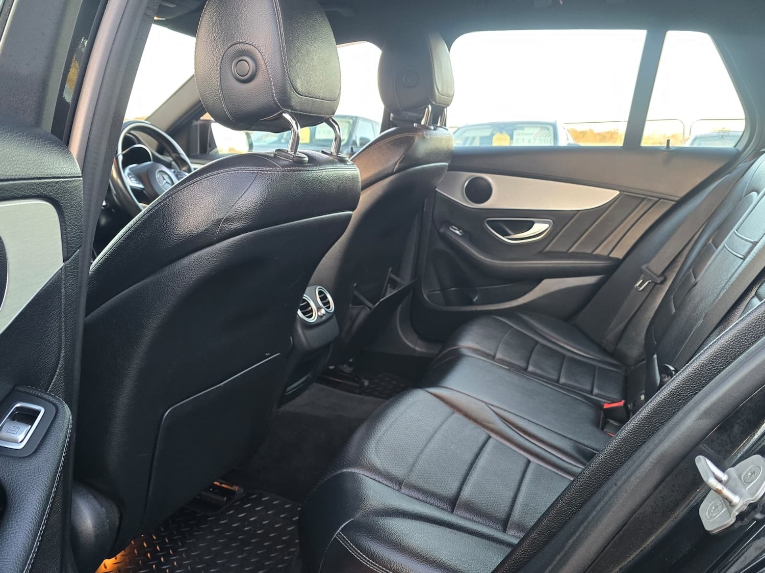 Used Mercedes-Benz C Class 2015 for sale - 77013184: Photo 9