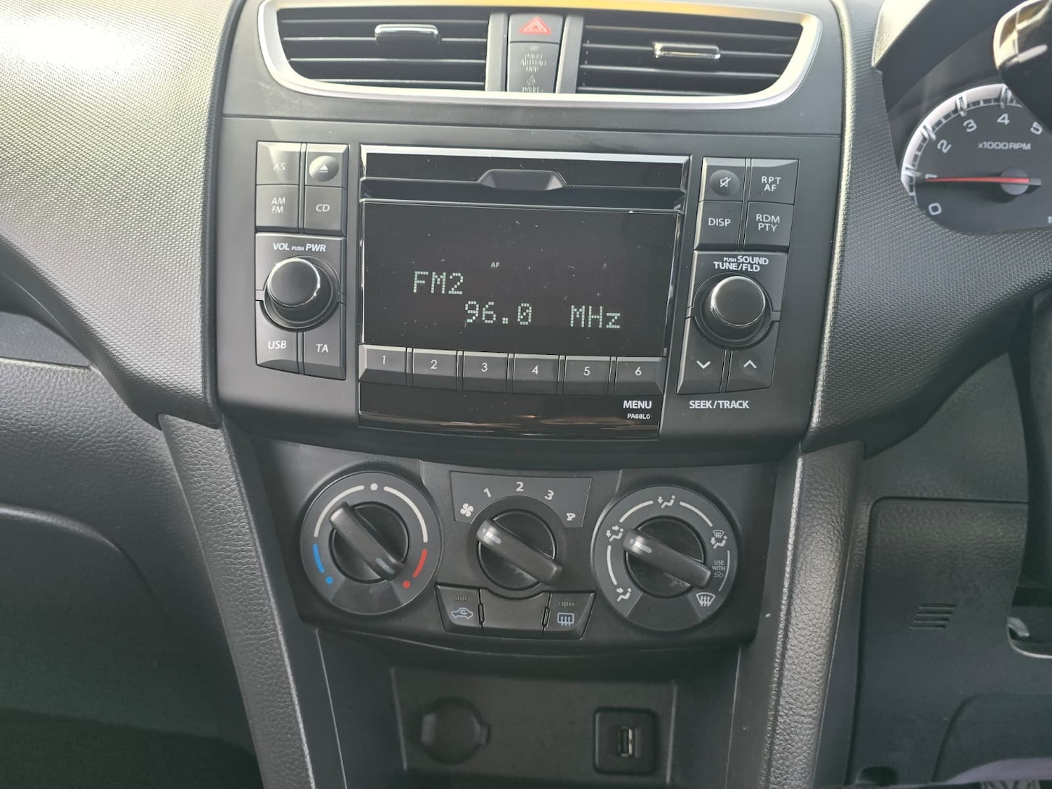 Used Suzuki Swift 2012 for sale - 78108997: Photo 13